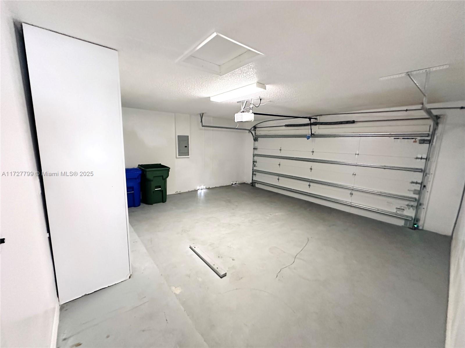 AMERITRAIL SECTION ONE - Residential Lease