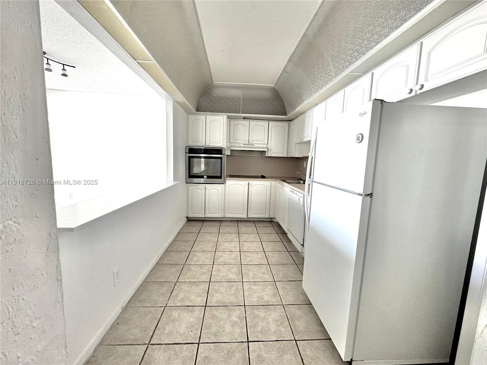OCEANVIEW BUILDING A COND - Residential
