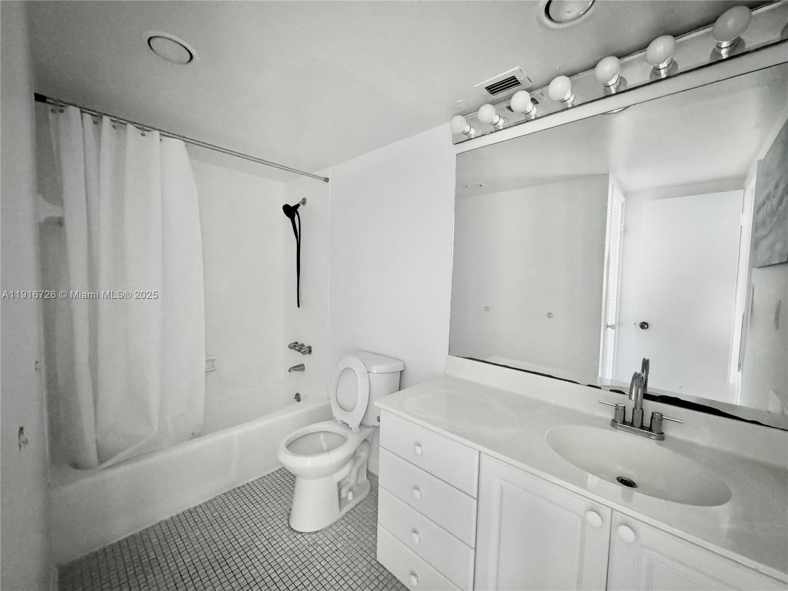 OCEANVIEW BUILDING A COND - Residential