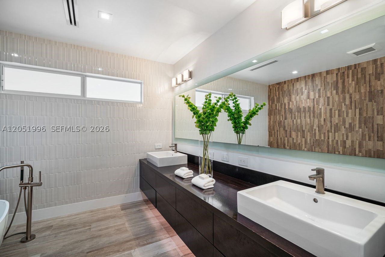 KINGS BAY SUB - Residential