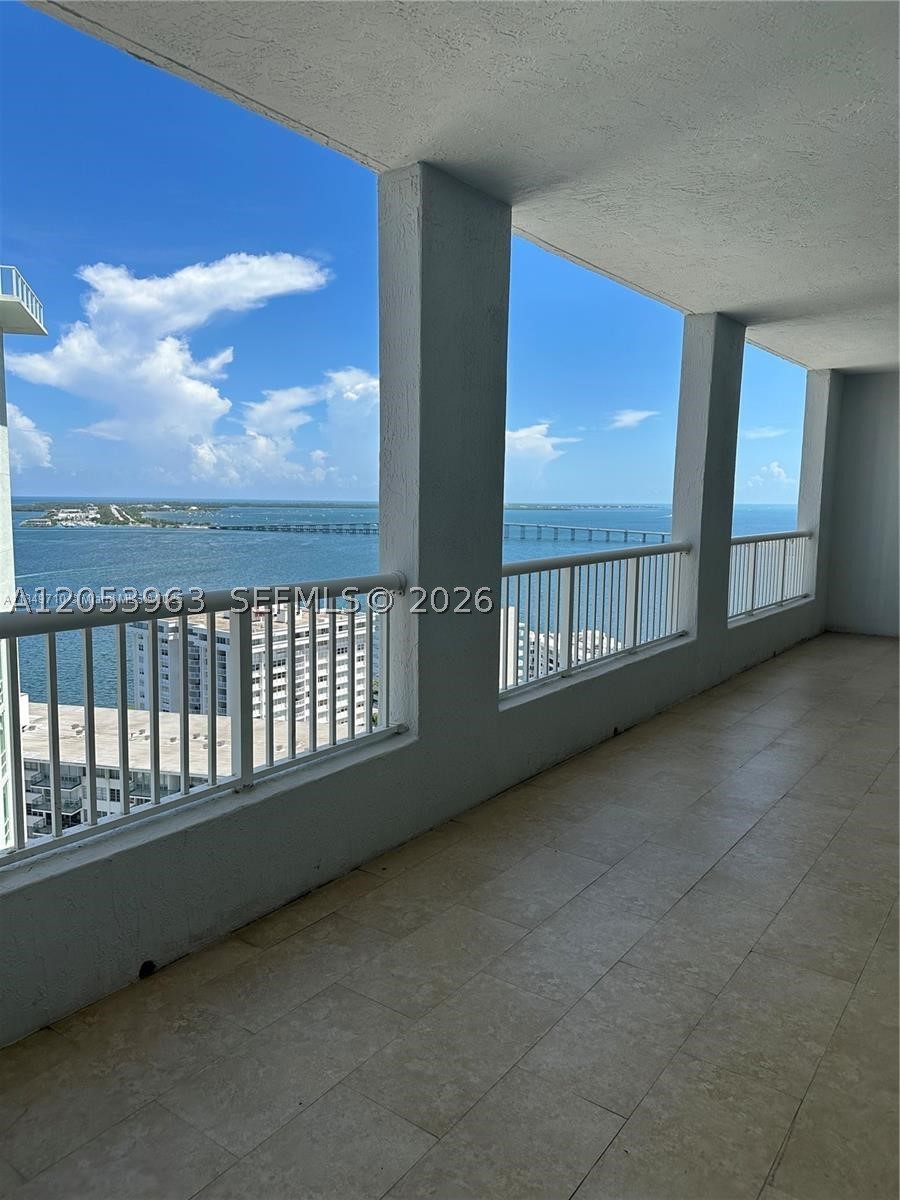 Gorgeous Bay Front View, High Floors, 2/2, with covered Parking.  Second Parking available for $100/month.
