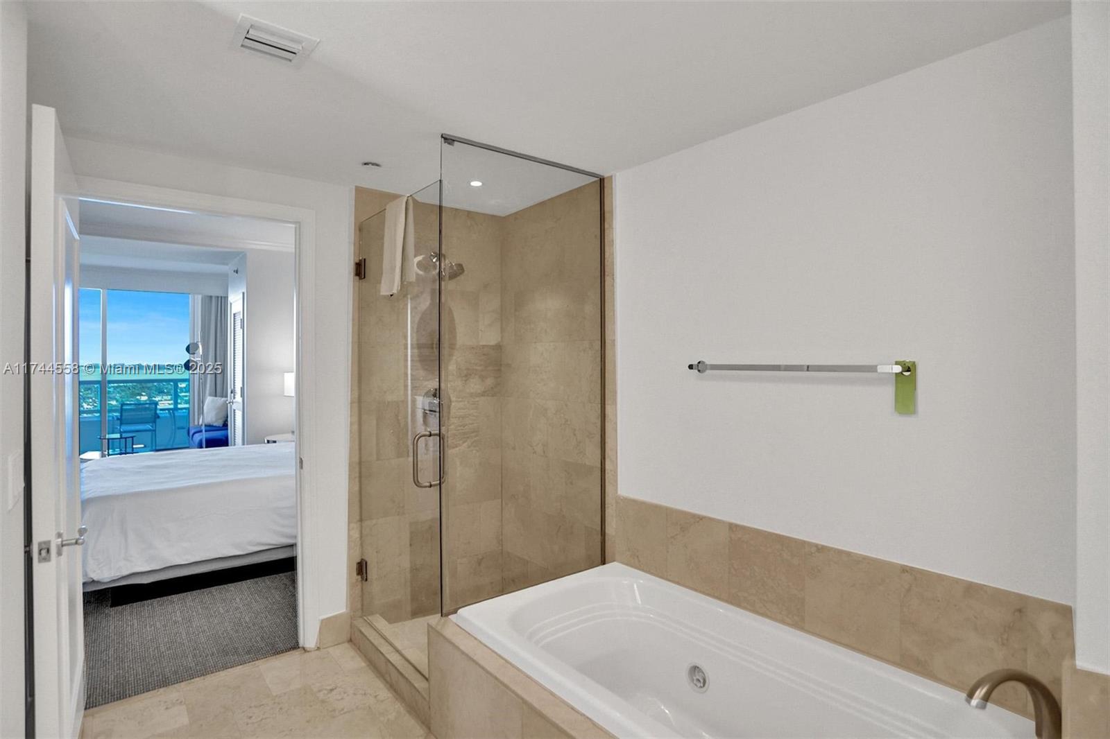 FONTAINEBLEAU II TRESOR - Residential