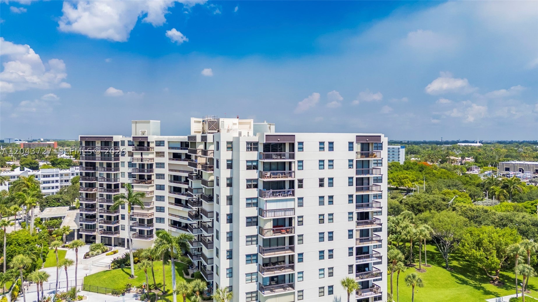 VOYAGER CONDO - Residential