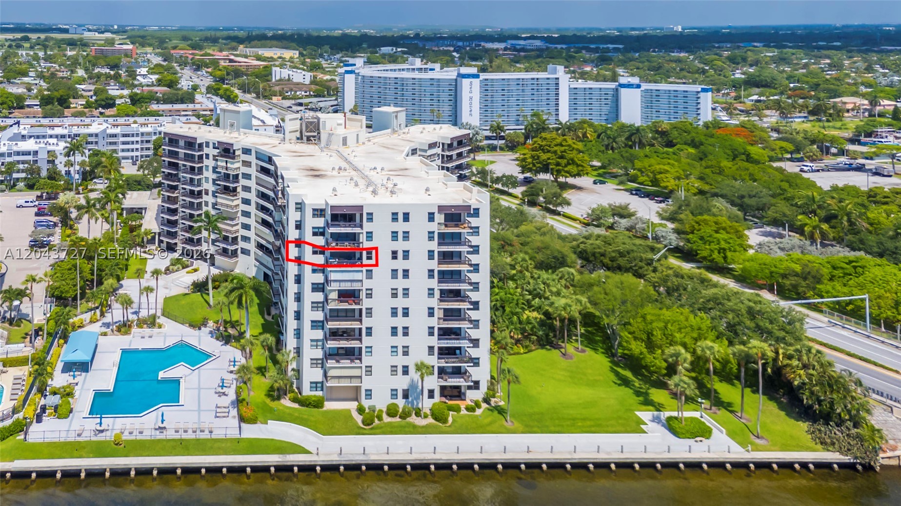VOYAGER CONDO - Residential