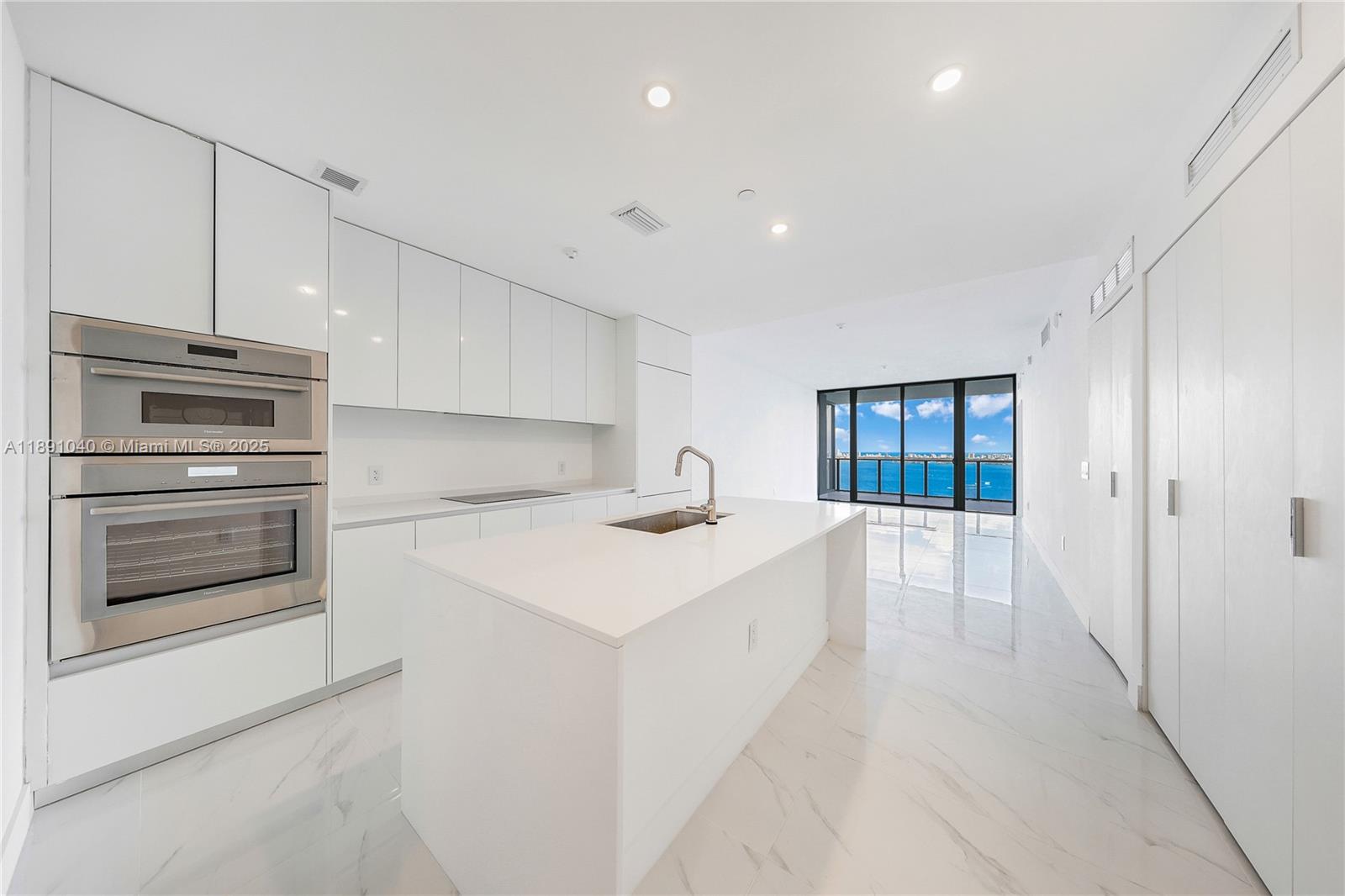 ARIA RESERVE SOUTH - Residential