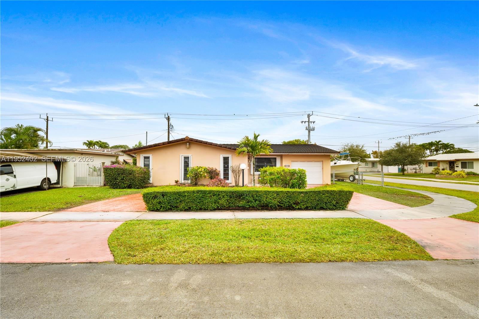 Beautiful corner lot property located in the desirable Westchester area, very close to Tropical Park.This home features 3 bed/2bath,garage and spacious pool,perfect to family enjoyment and entertaining.Excellent layout with abundant natural light and great potential to customize to your taste.The corner lot offers added privacy and outdoor space.
Conveniently located near top - rated schools, shopping centers,supermarkets, and with easy access to major highways.