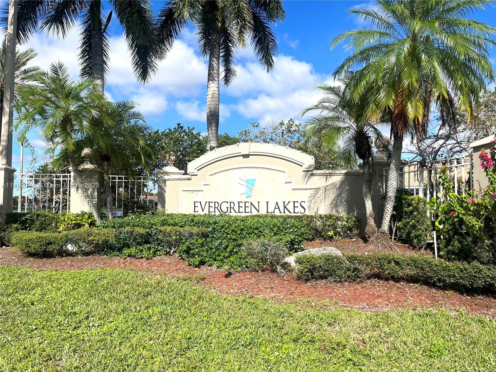 This Beautiful two bedroom, two bathroom apartment is located on the ground floor and features hardwood floors. The location is excellent, with easy access to shops, restaurants, and entertainment venues. Additionally, the apartment has an additional storage space for added convenience. Don't miss the opportunity to live in this wonderful apartment.ASSOC REQUIRES A MINIMUM CREDIT SCORE 650.