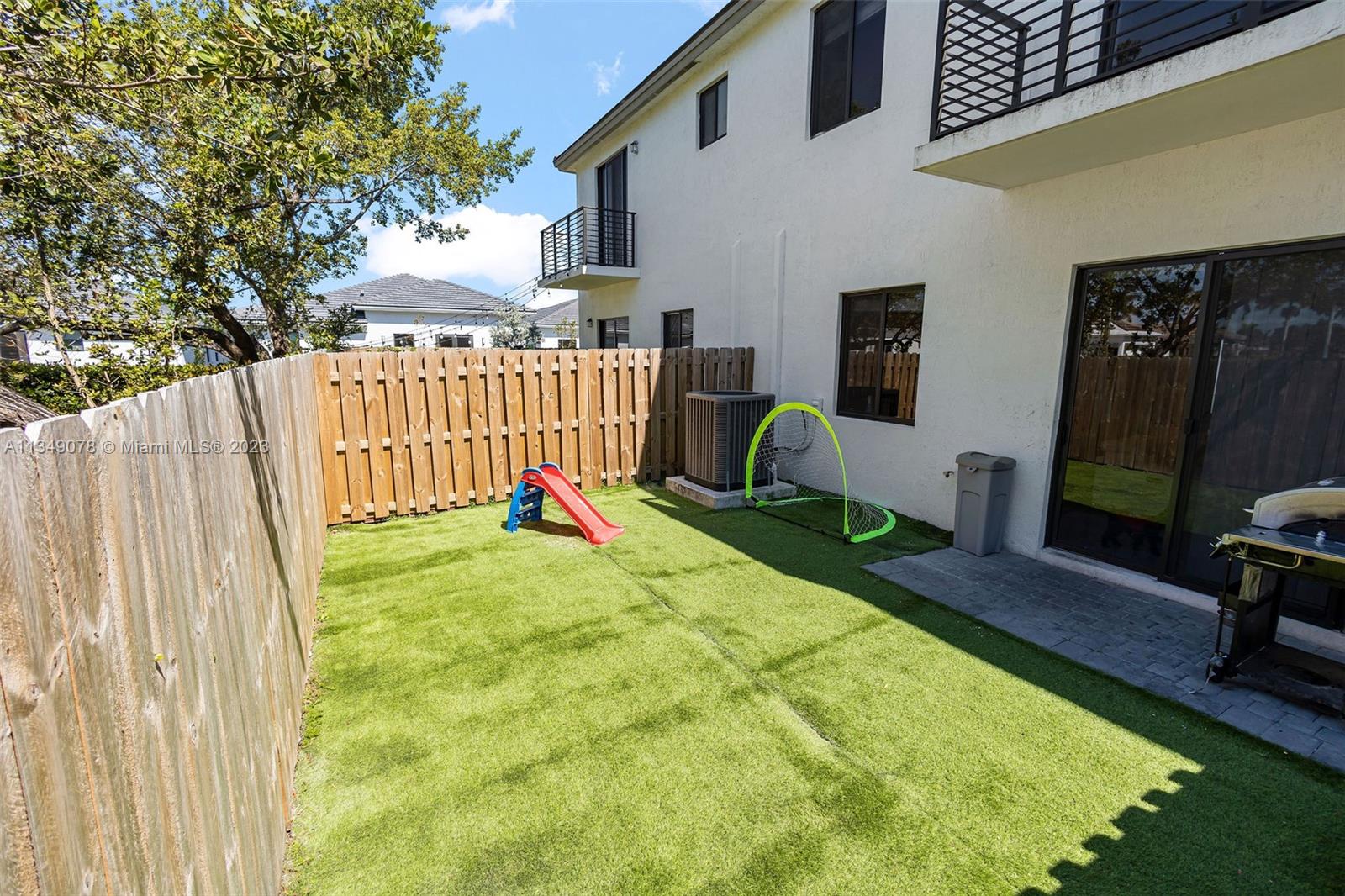 DEVCO VILLAS - Residential Lease
