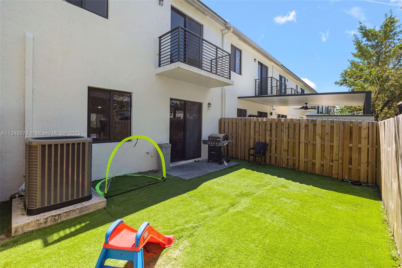 DEVCO VILLAS - Residential Lease