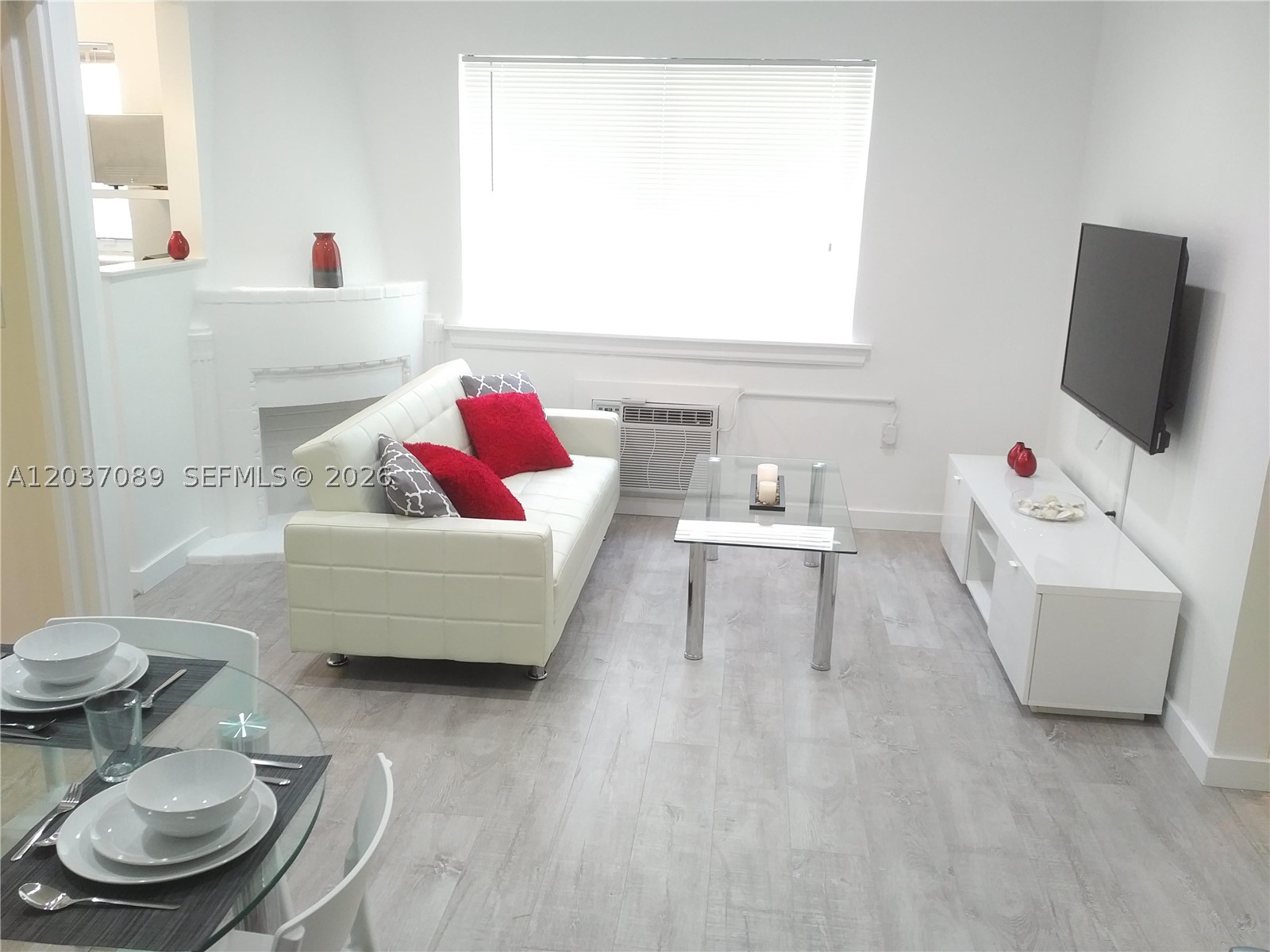 Located on the 2nd and last floor of a beautiful original art deco building 1 block from Lincoln Road. Great Location. For rent completely furnished with queen bed in bedroom. LCD high definition 50 inches tv. All furniture included. First, last and security. NO PETS AND ONLY ADULTS 21+ AS PER CONDO'S BYLAW. Yearly only. Don't miss it. Easy to show.