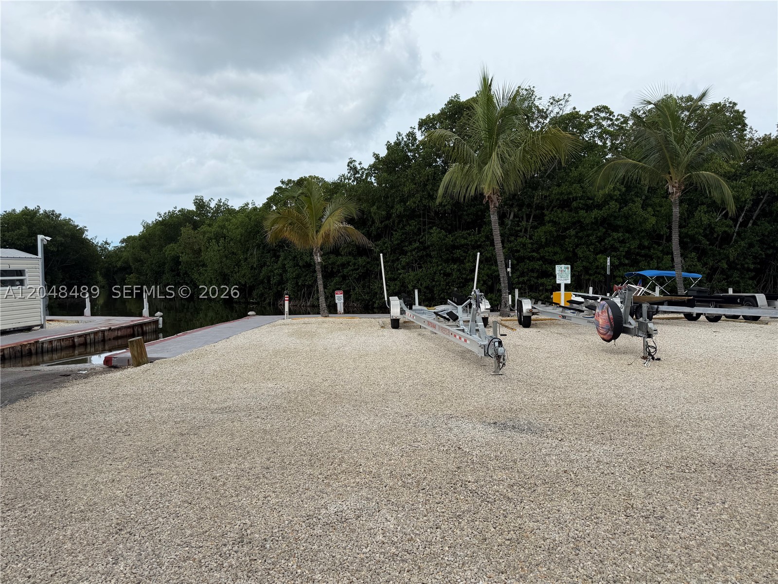 CALUSA CAMPGROUND - Land