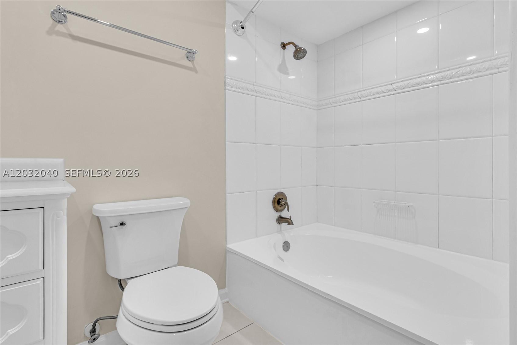 WIMBLEDON AT JACARANDA CO - Residential