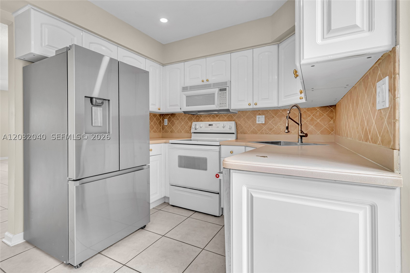 WIMBLEDON AT JACARANDA CO - Residential