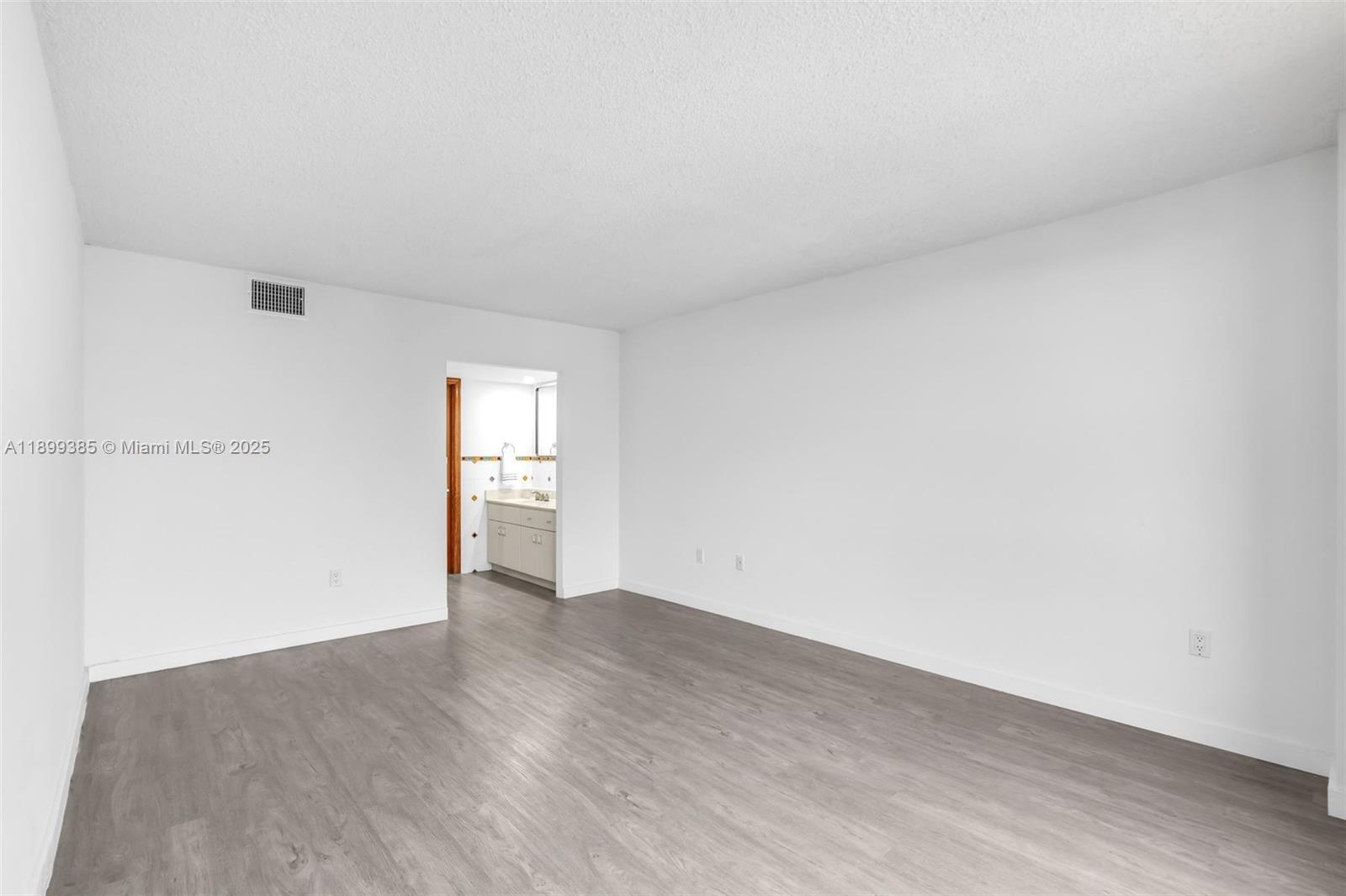 BRICKELL BAY CLUB CONDO - Residential