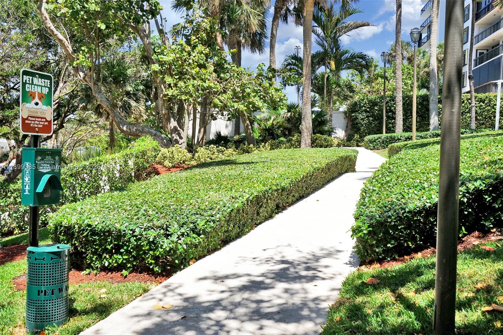 BRICKELL BAY CLUB CONDO - Residential