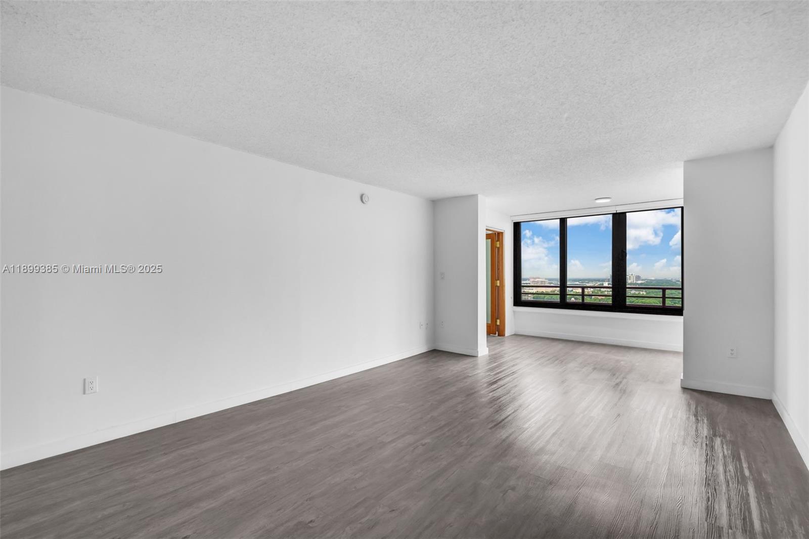 BRICKELL BAY CLUB CONDO - Residential