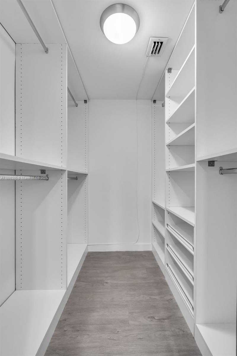 BRICKELL BAY CLUB CONDO - Residential