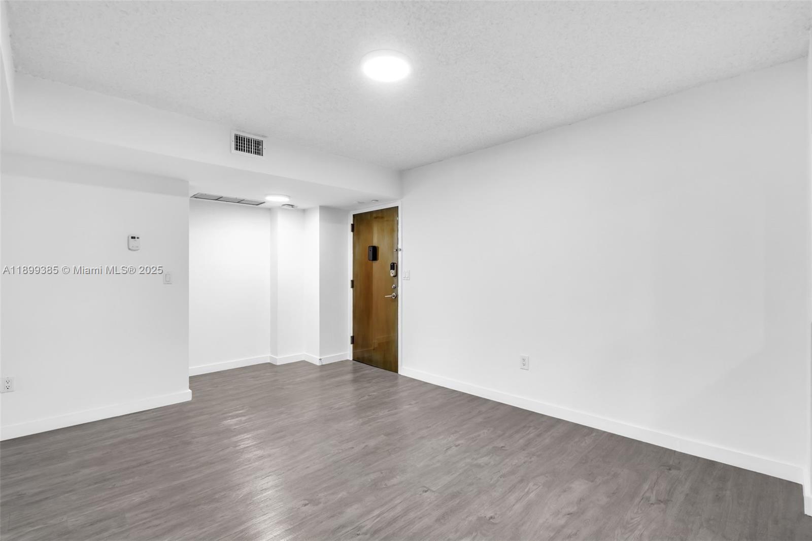 BRICKELL BAY CLUB CONDO - Residential