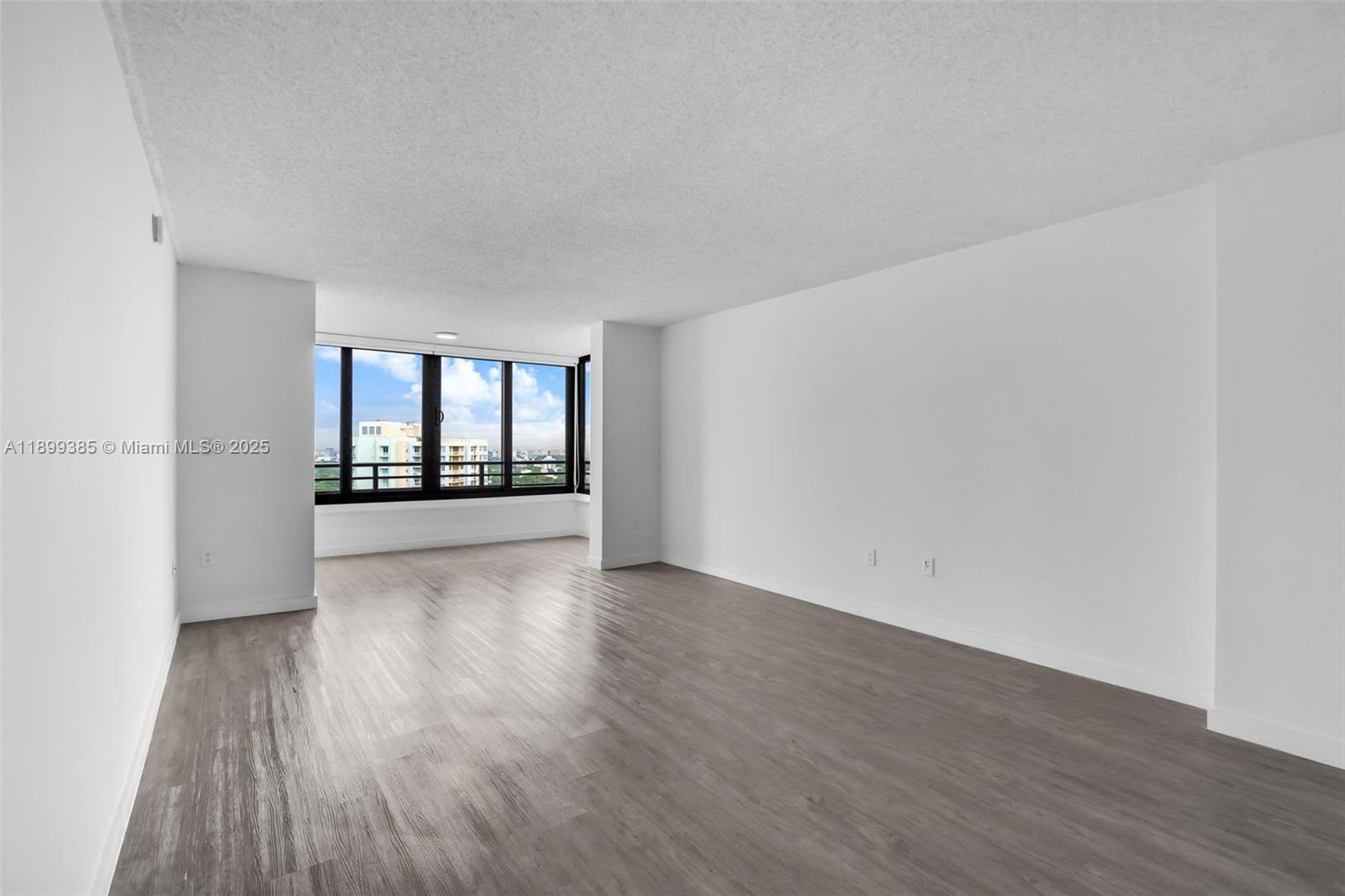 BRICKELL BAY CLUB CONDO - Residential