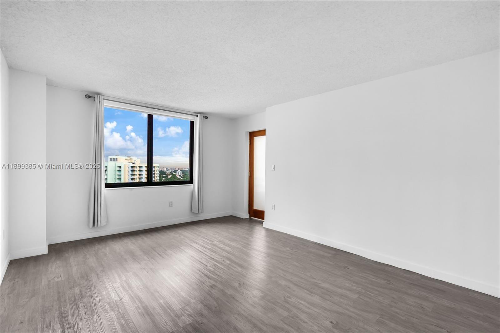 BRICKELL BAY CLUB CONDO - Residential