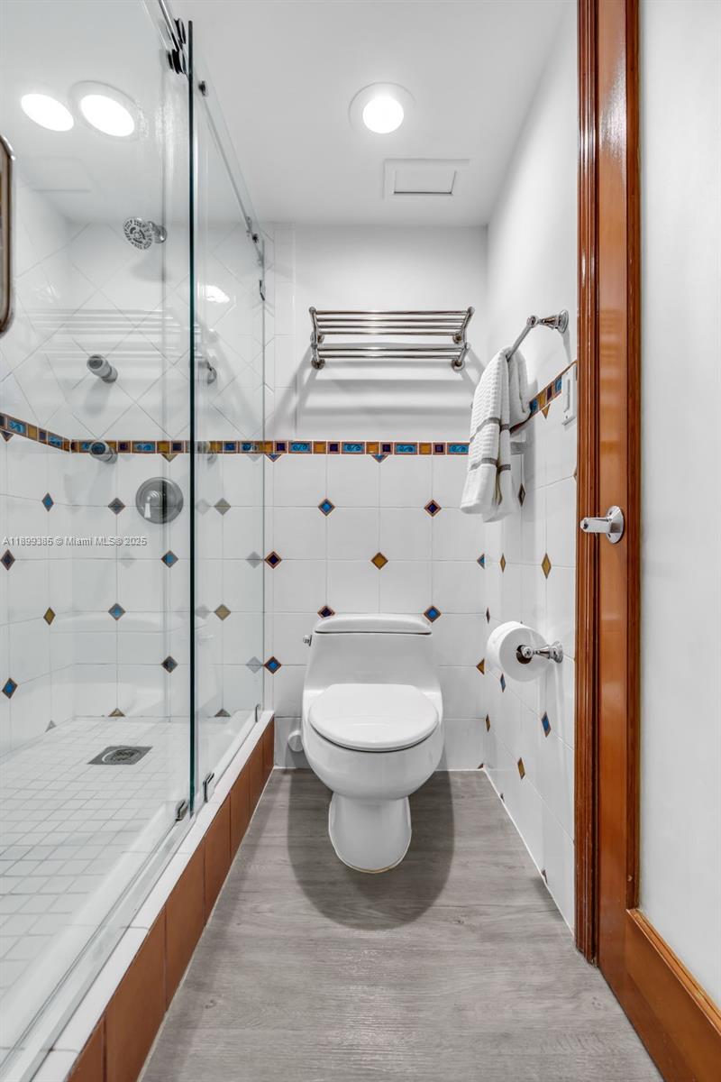 BRICKELL BAY CLUB CONDO - Residential