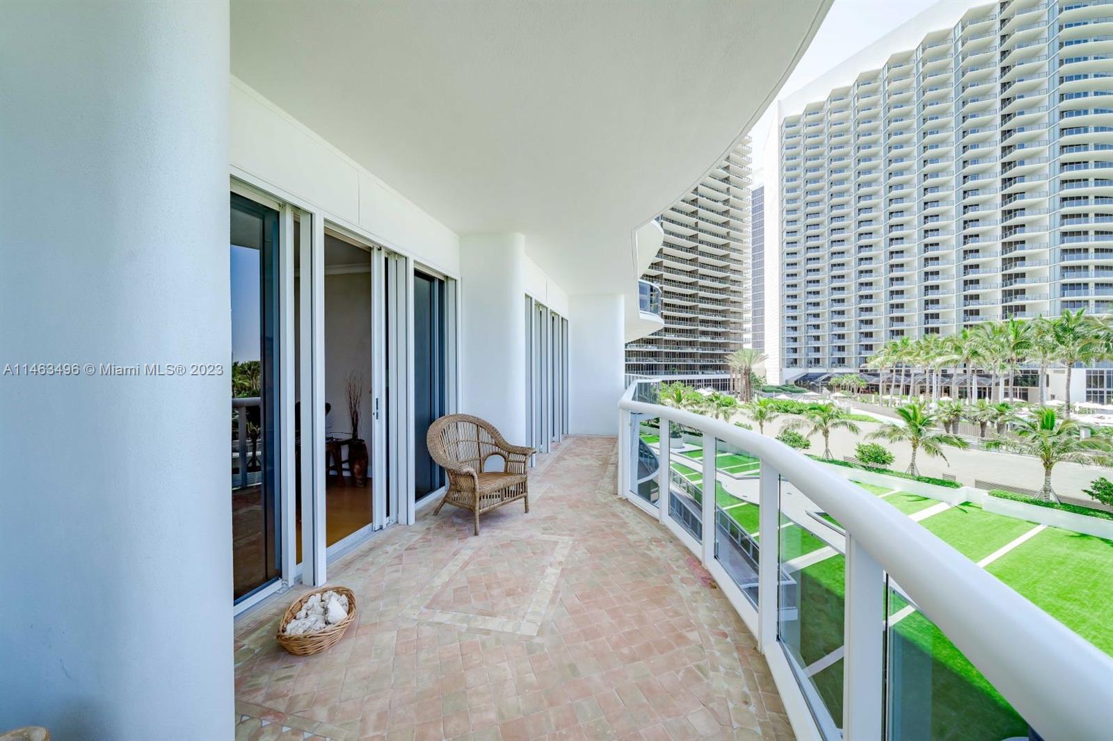 MAJESTIC TOWER - Residential Lease