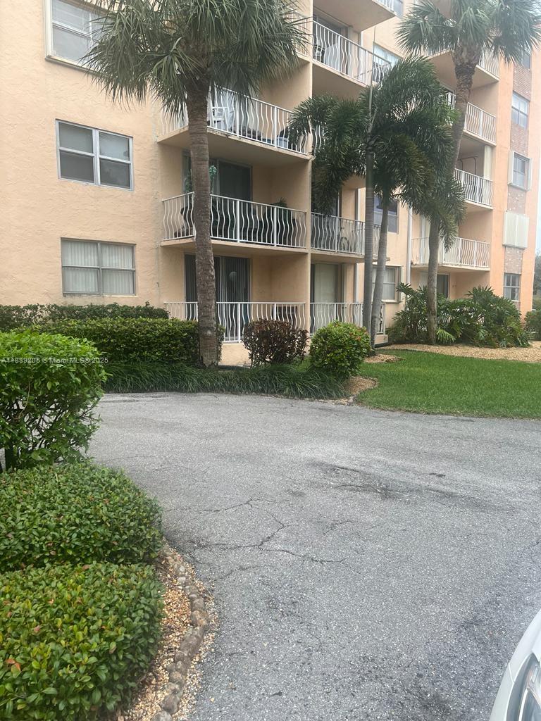 BREAKWATERS OF THE PALM B - Residential