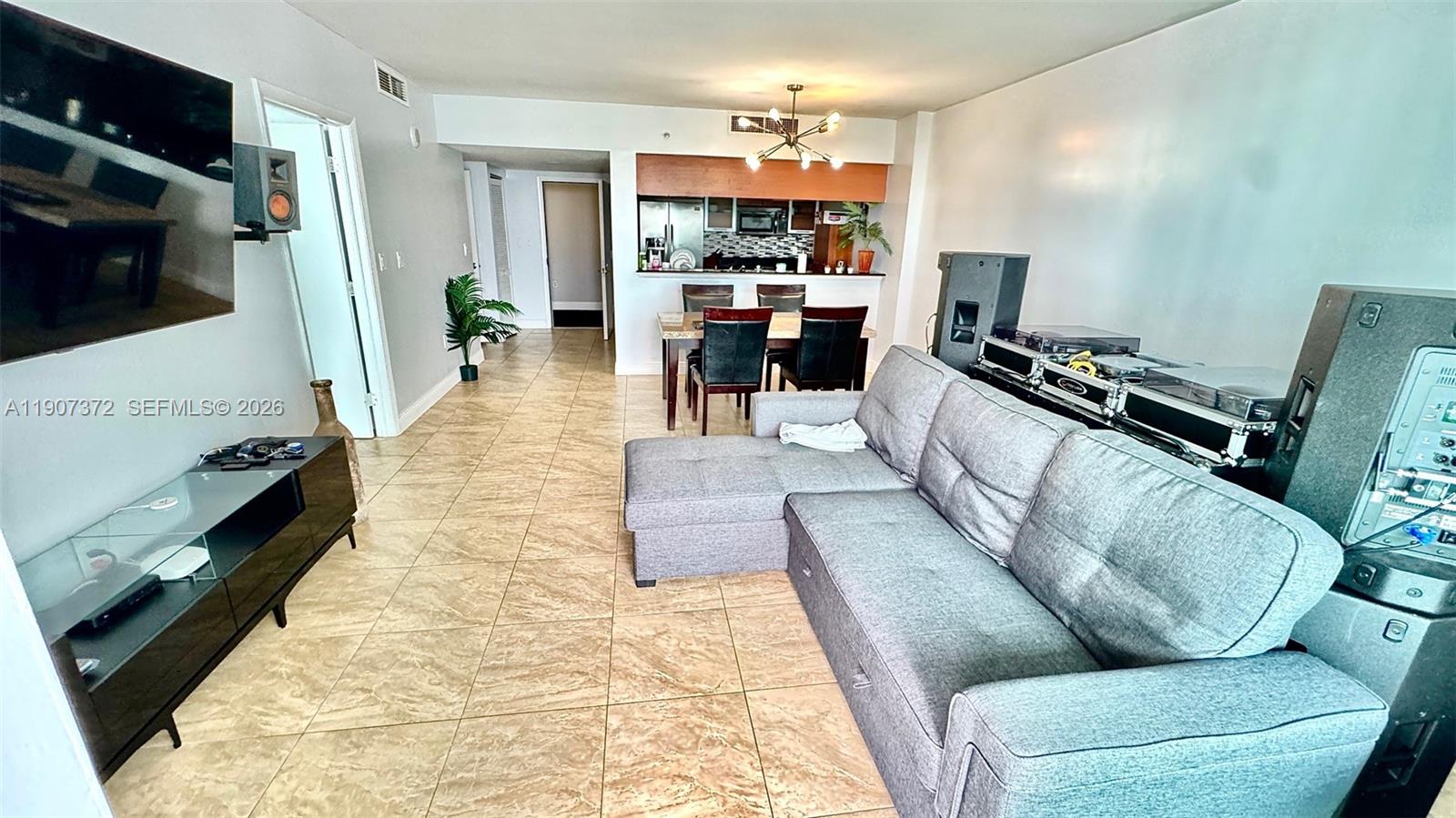 1800 CLUB CONDO - Residential