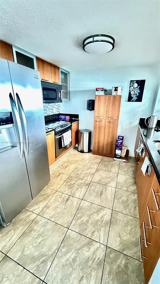 1800 CLUB CONDO - Residential