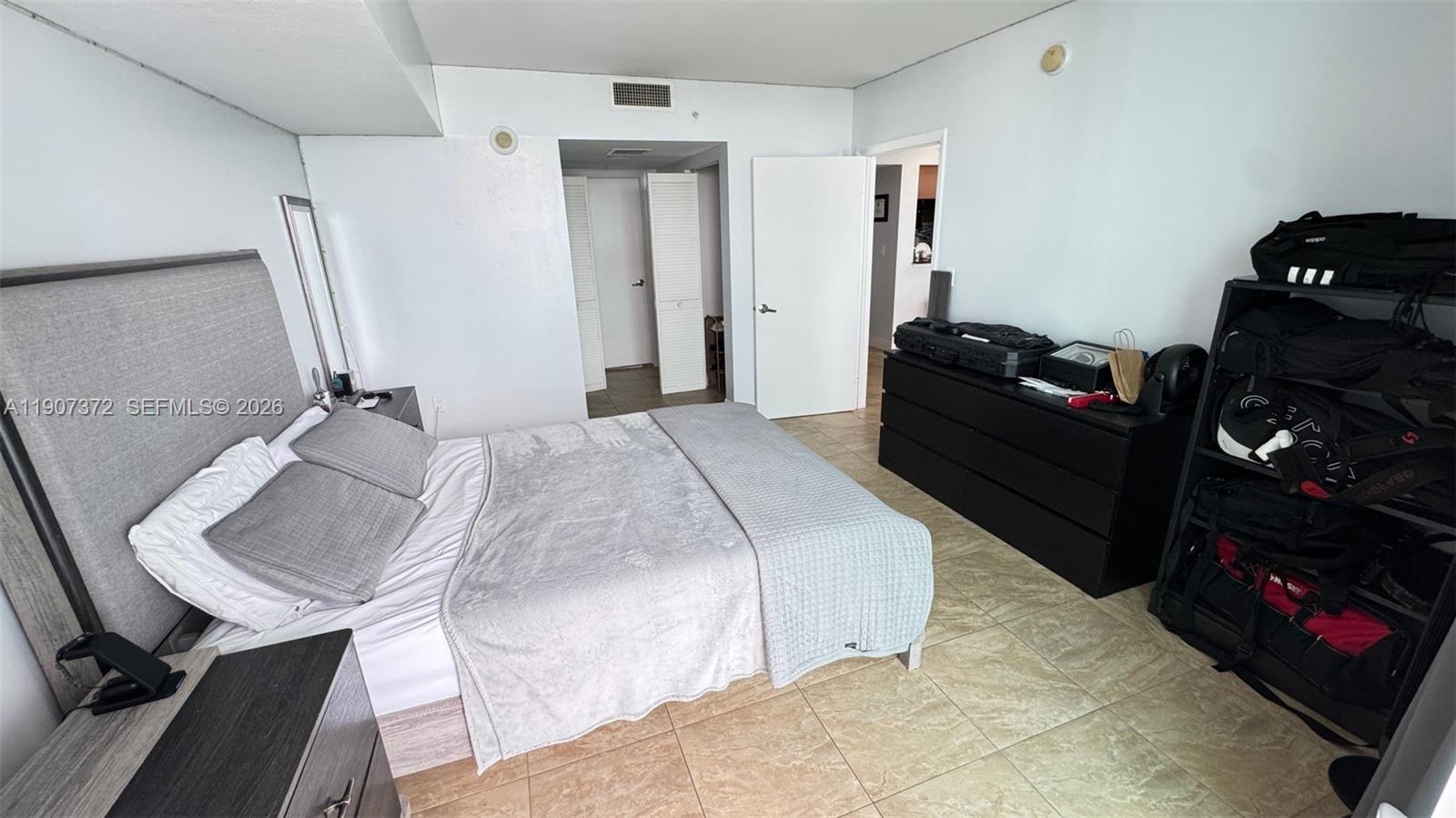 1800 CLUB CONDO - Residential