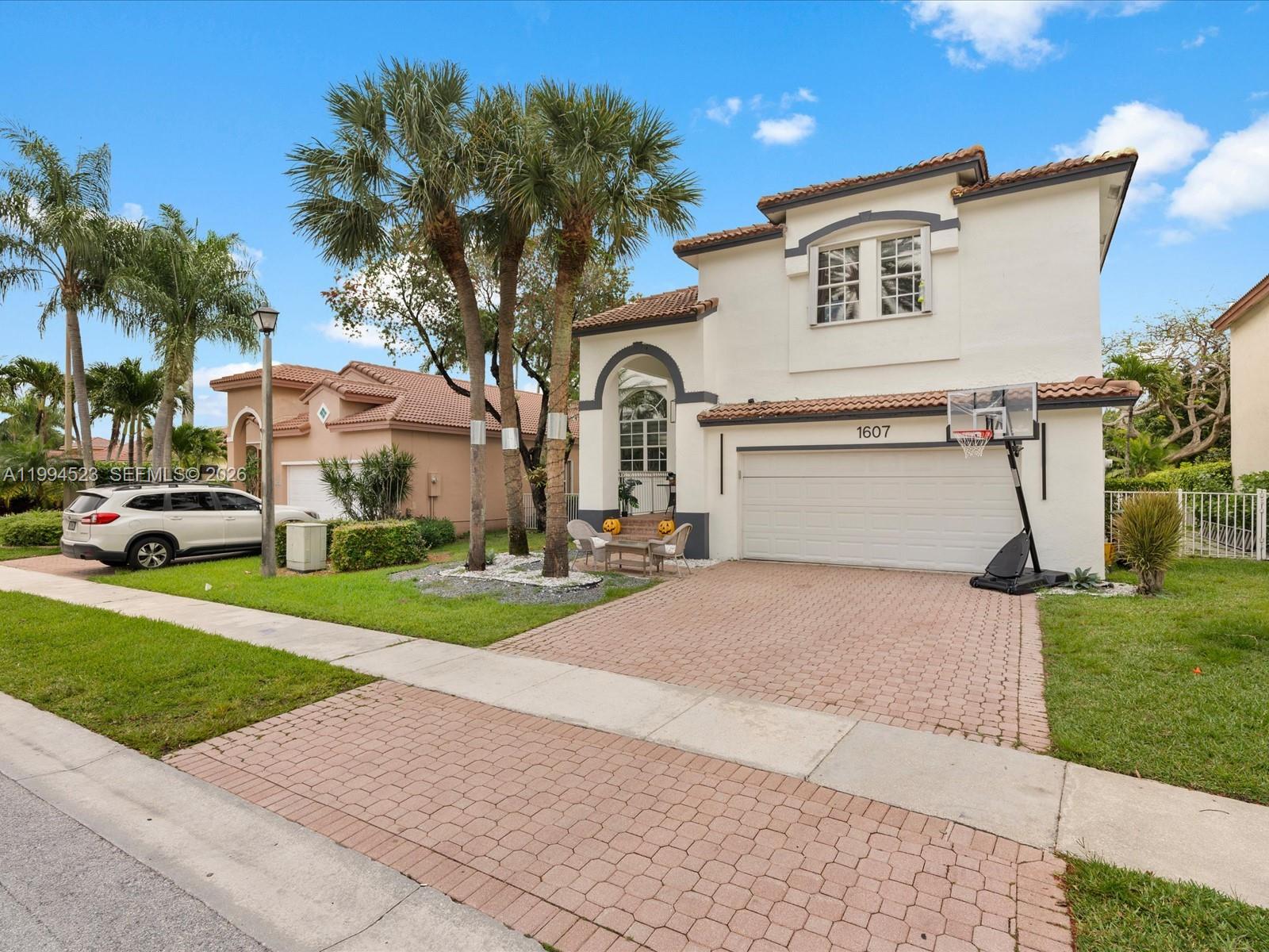 HOLLYWOOD LAKES COUNTRY C - Residential