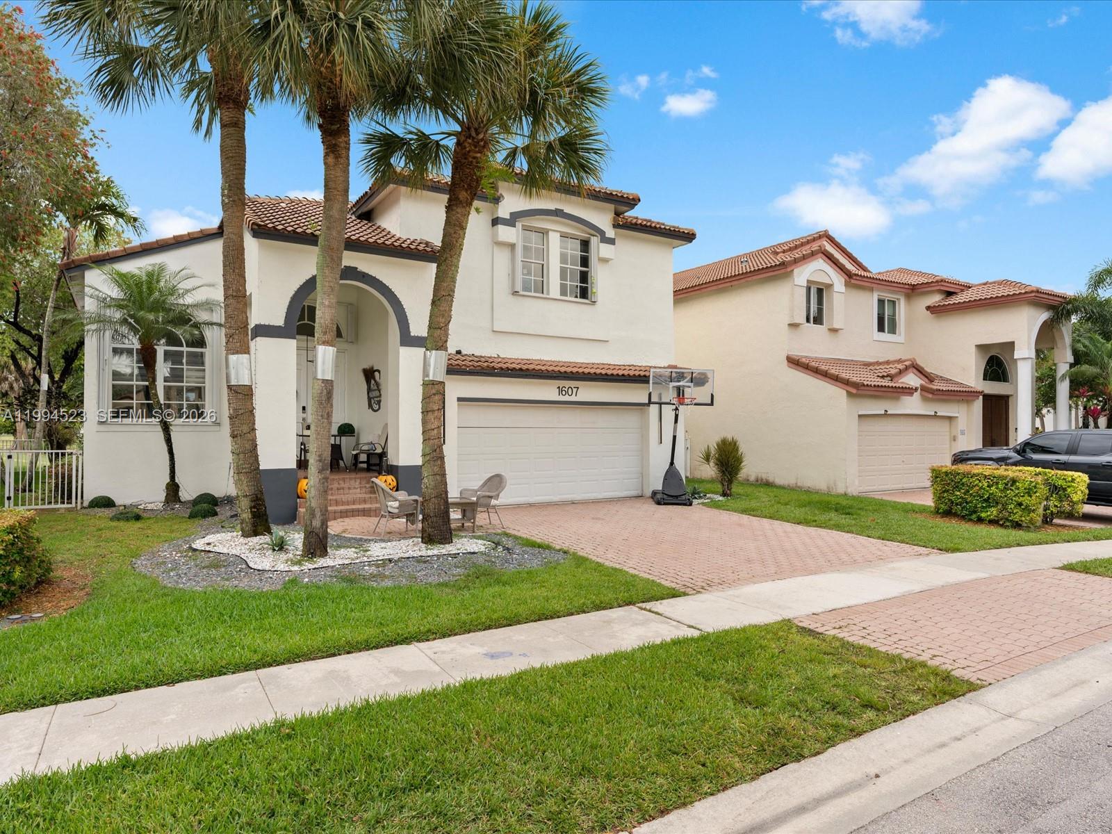 HOLLYWOOD LAKES COUNTRY C - Residential