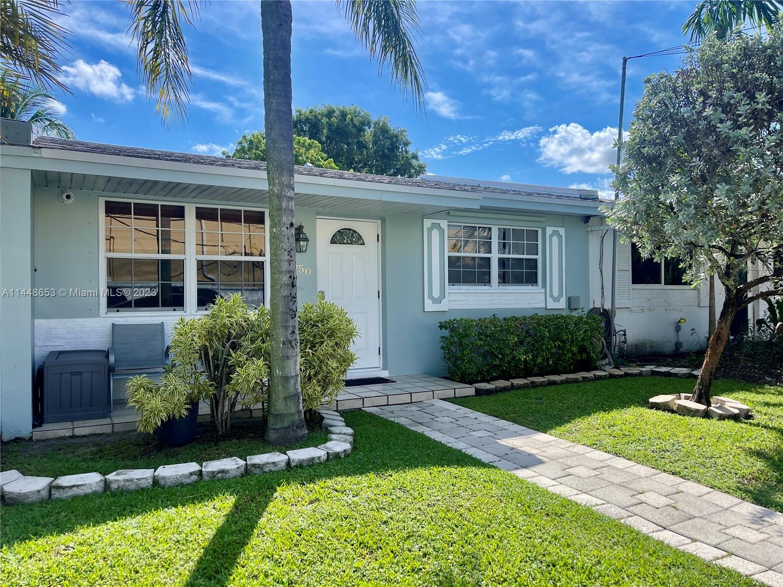 PALM SPRINGS NORTH - TOWN - Residential