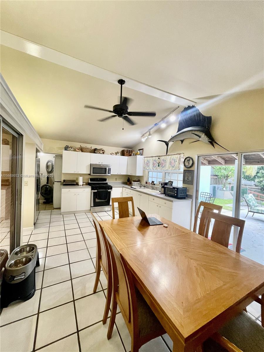 PALM SPRINGS NORTH - TOWN - Residential