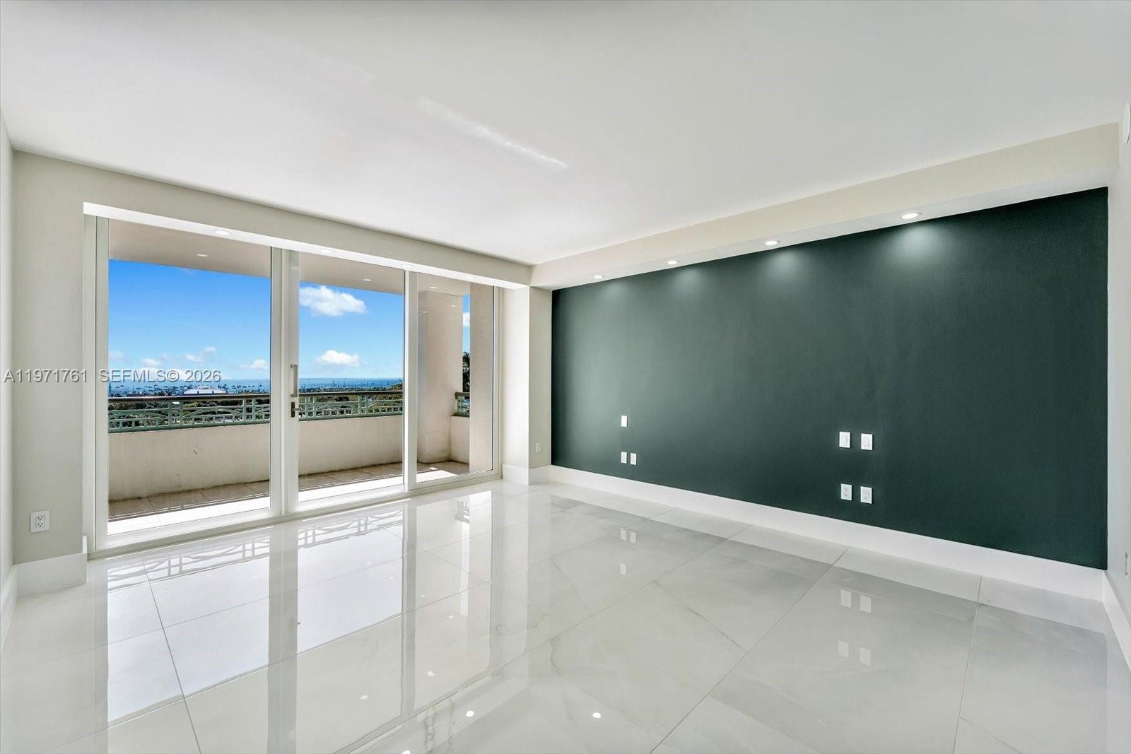 THE TOWER RESIDENCES COND - Residential