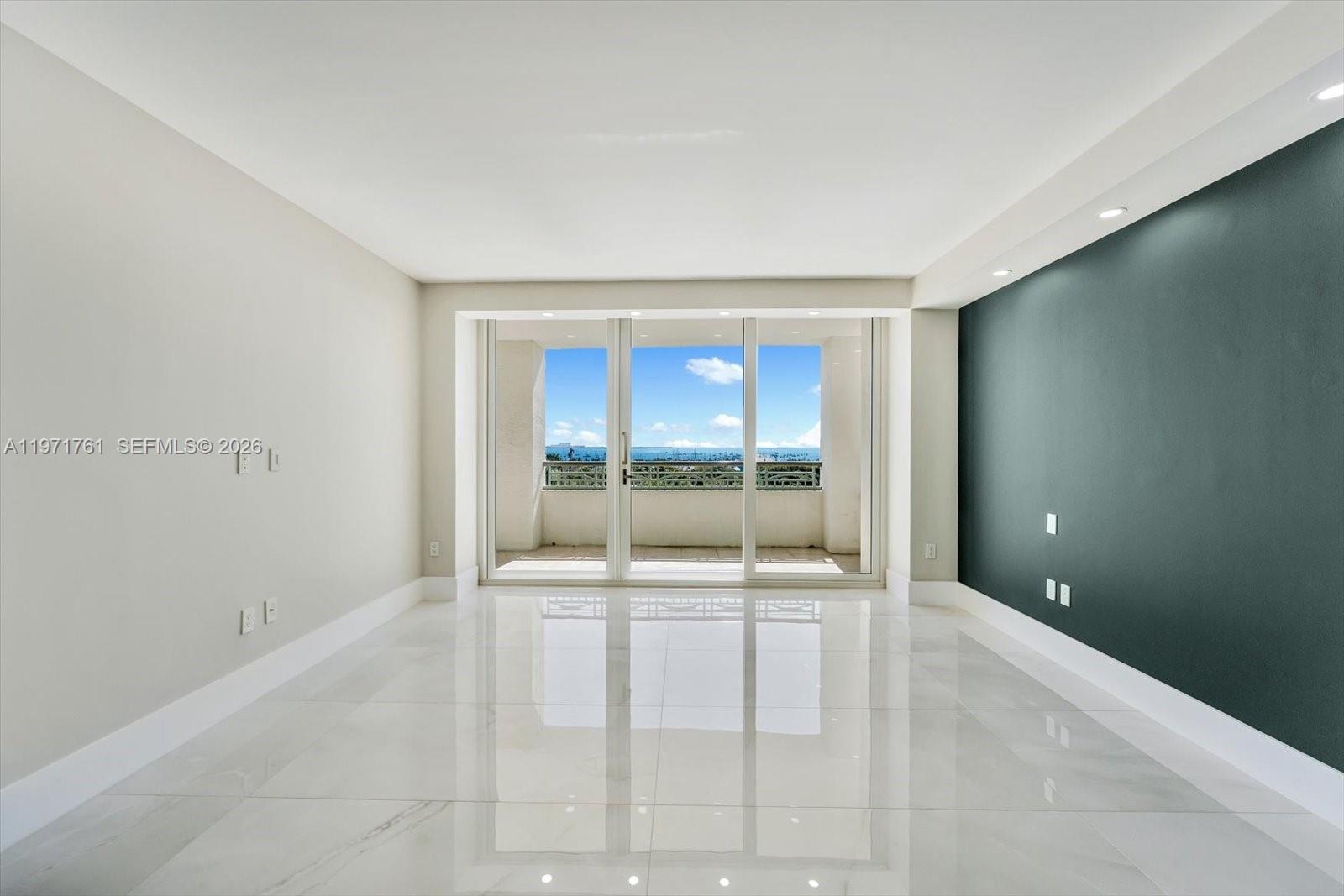 THE TOWER RESIDENCES COND - Residential