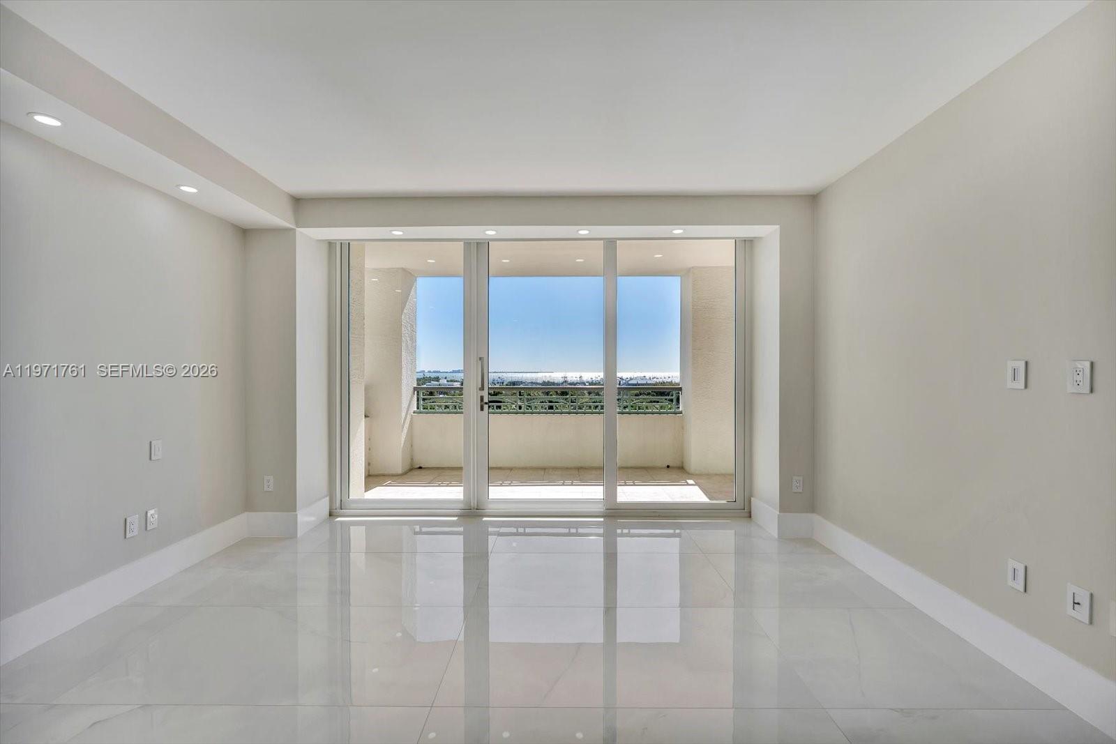 THE TOWER RESIDENCES COND - Residential
