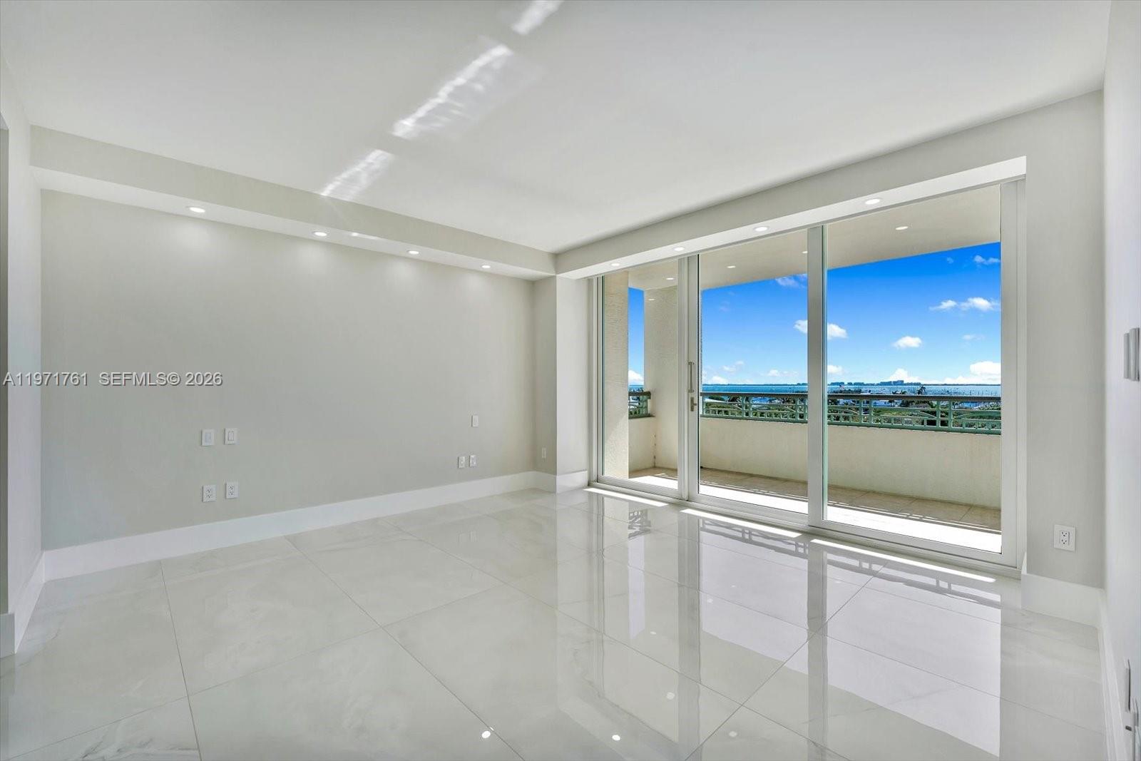 THE TOWER RESIDENCES COND - Residential