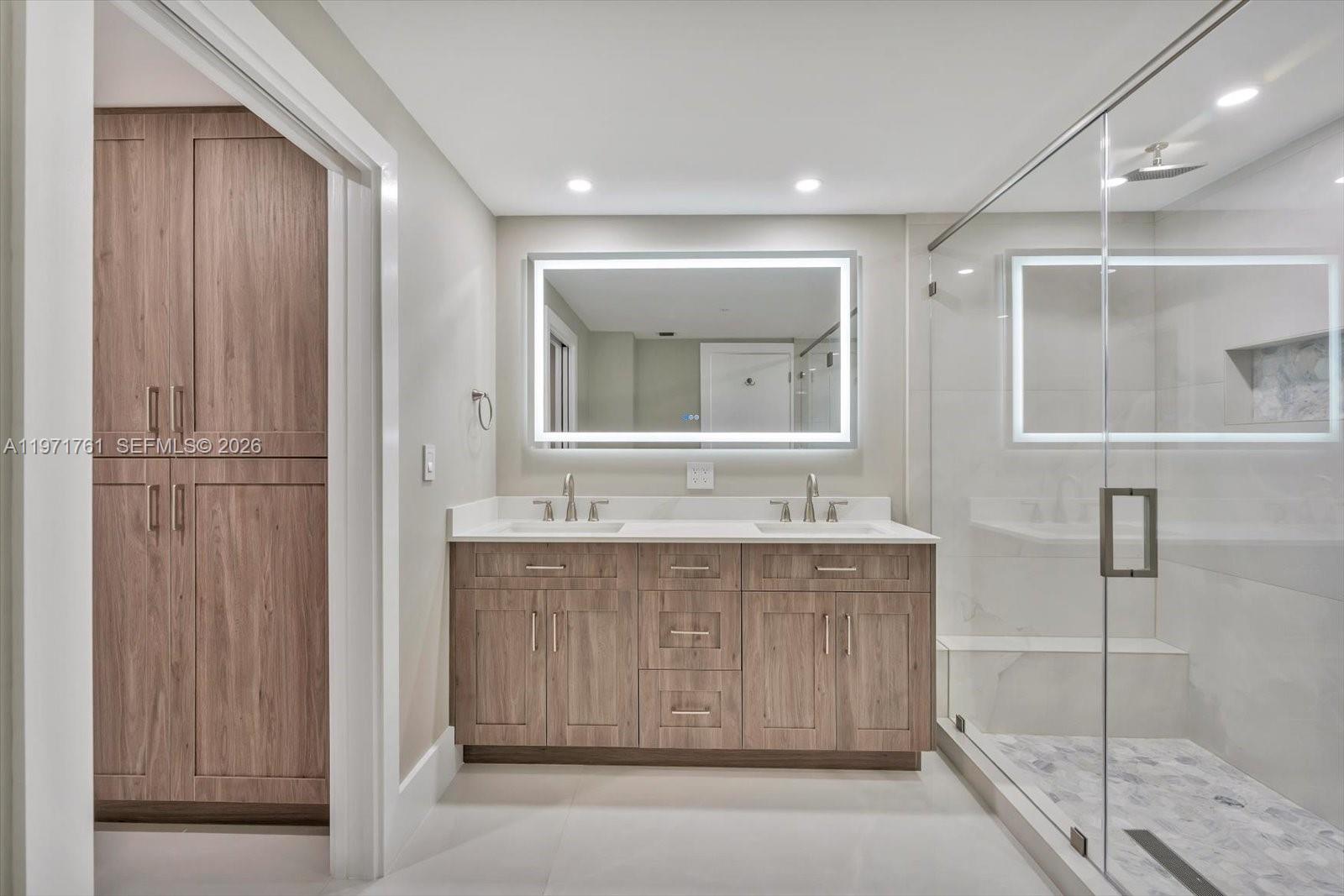 THE TOWER RESIDENCES COND - Residential
