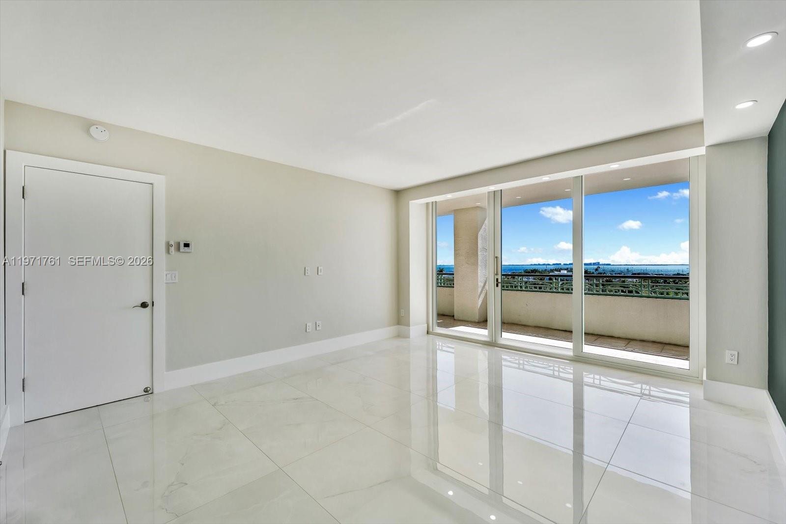 THE TOWER RESIDENCES COND - Residential
