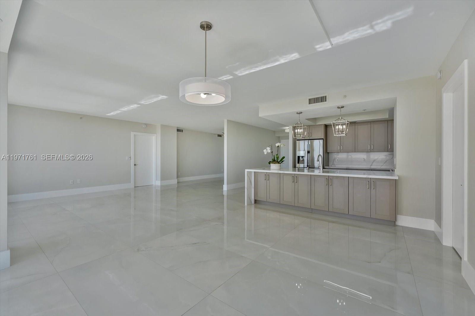 THE TOWER RESIDENCES COND - Residential