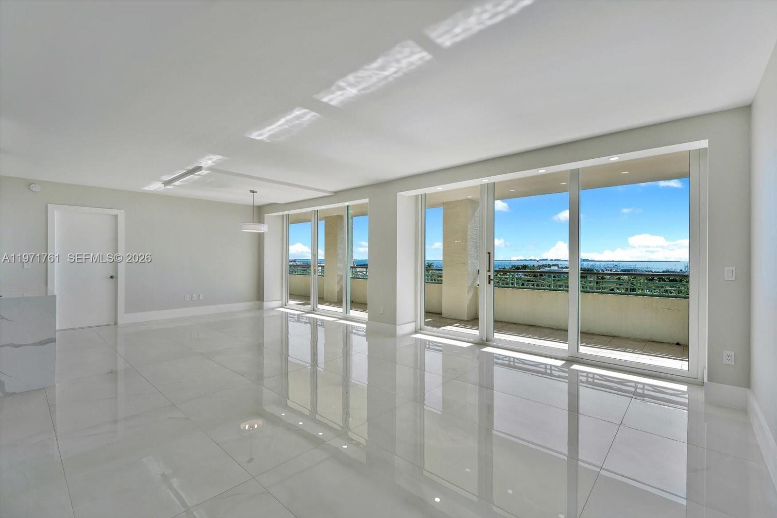 THE TOWER RESIDENCES COND - Residential