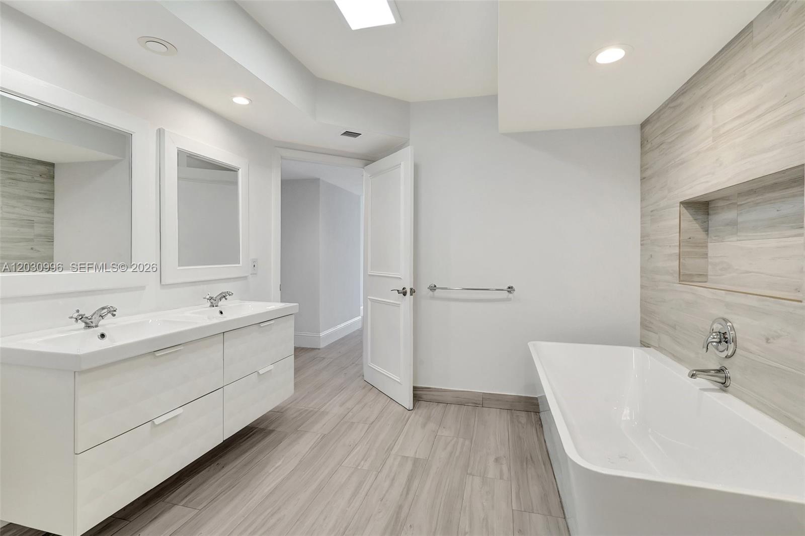 1000 ISL BLVD WILLIAMS IS - Residential Lease