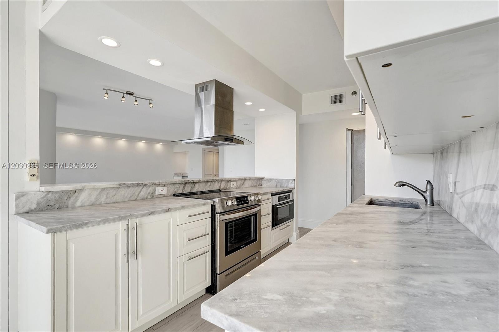 1000 ISL BLVD WILLIAMS IS - Residential Lease