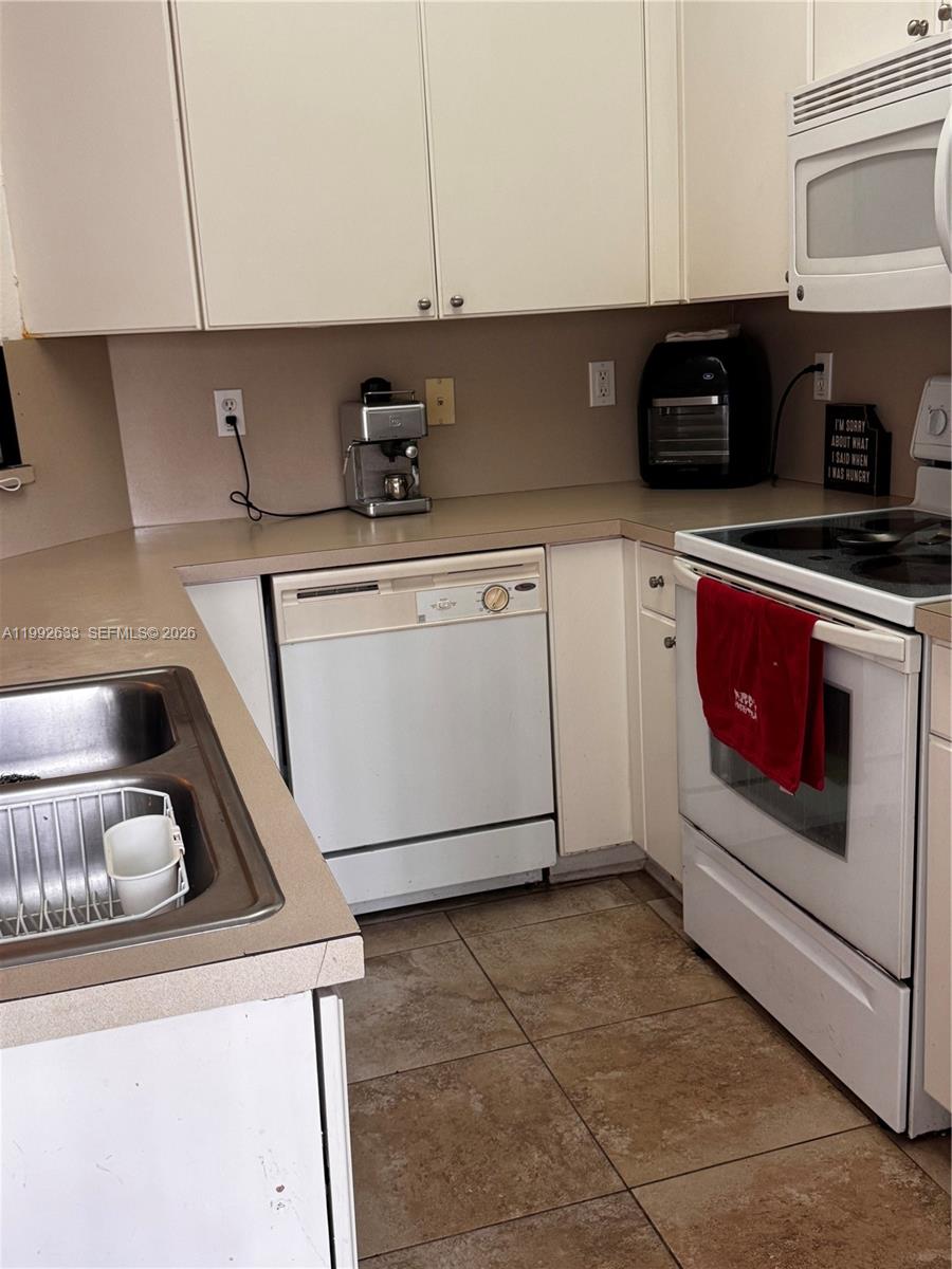 LEEWARD AT ISLANDS AT DOR - Residential