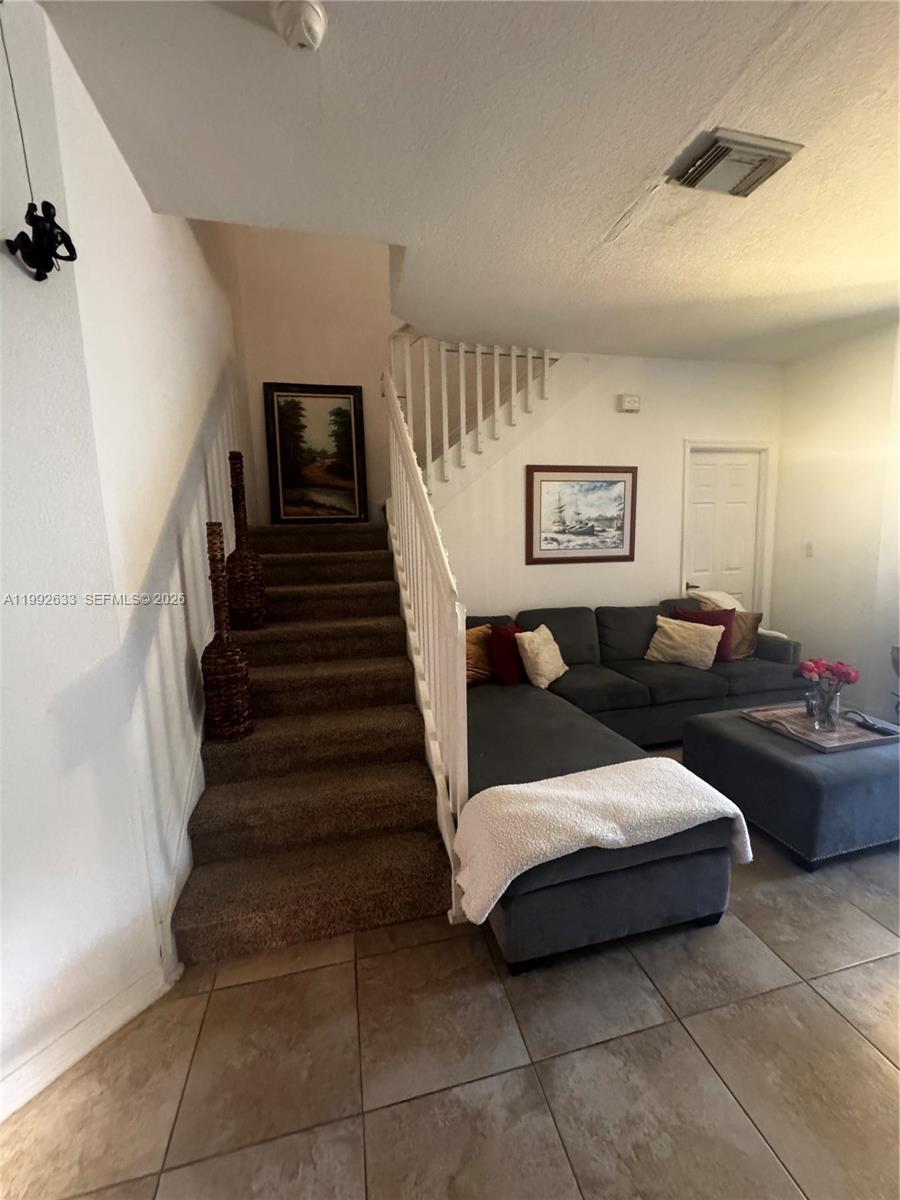 LEEWARD AT ISLANDS AT DOR - Residential