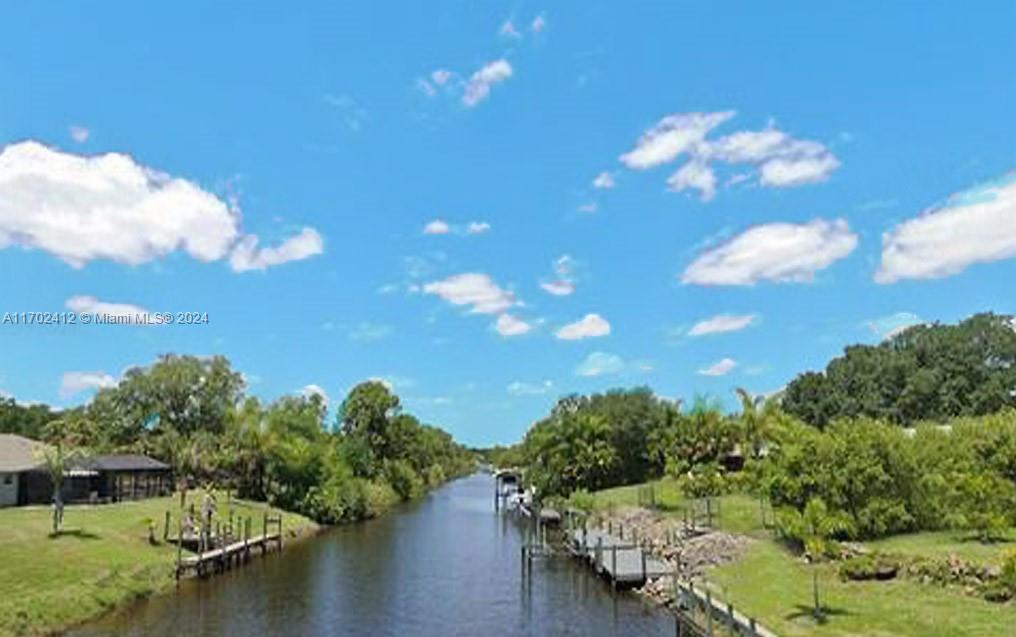 Port Charlotte - Land