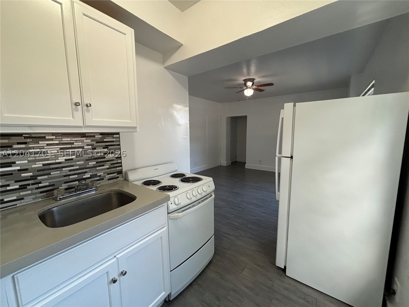 HOLLYWOOD SOUTH SIDE ADD - Residential Lease