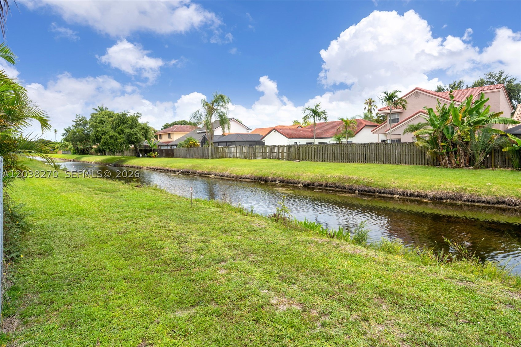 SUNRISE GOLF VILLAGE SEC - Residential
