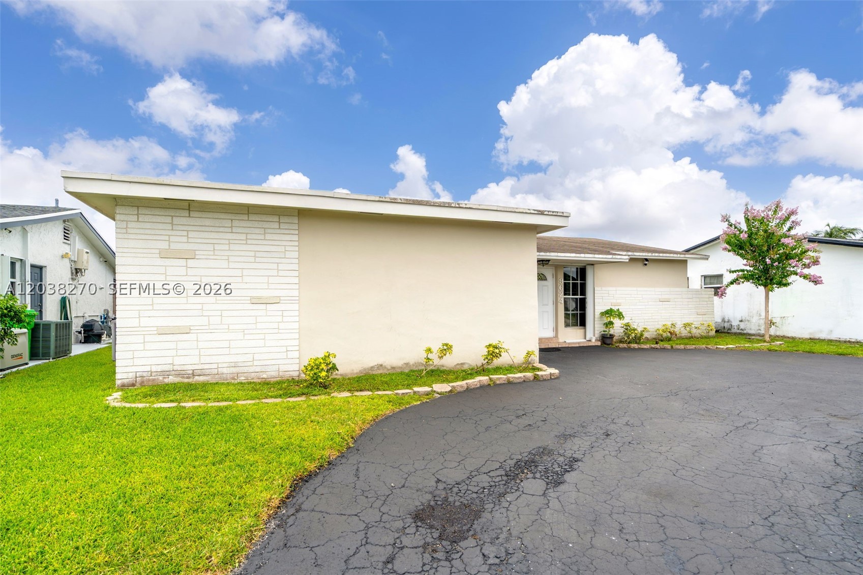 SUNRISE GOLF VILLAGE SEC - Residential
